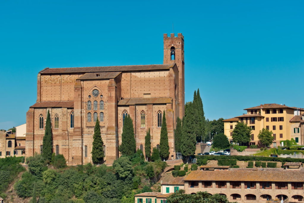 Blick auf die Basilica di San Domenico Siena Städtetrip