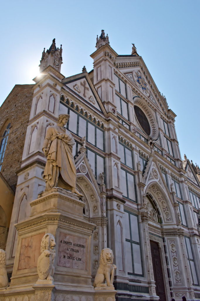 Basilica di Santa Croce mit Sonne Florenz Sehenswürdigkeiten