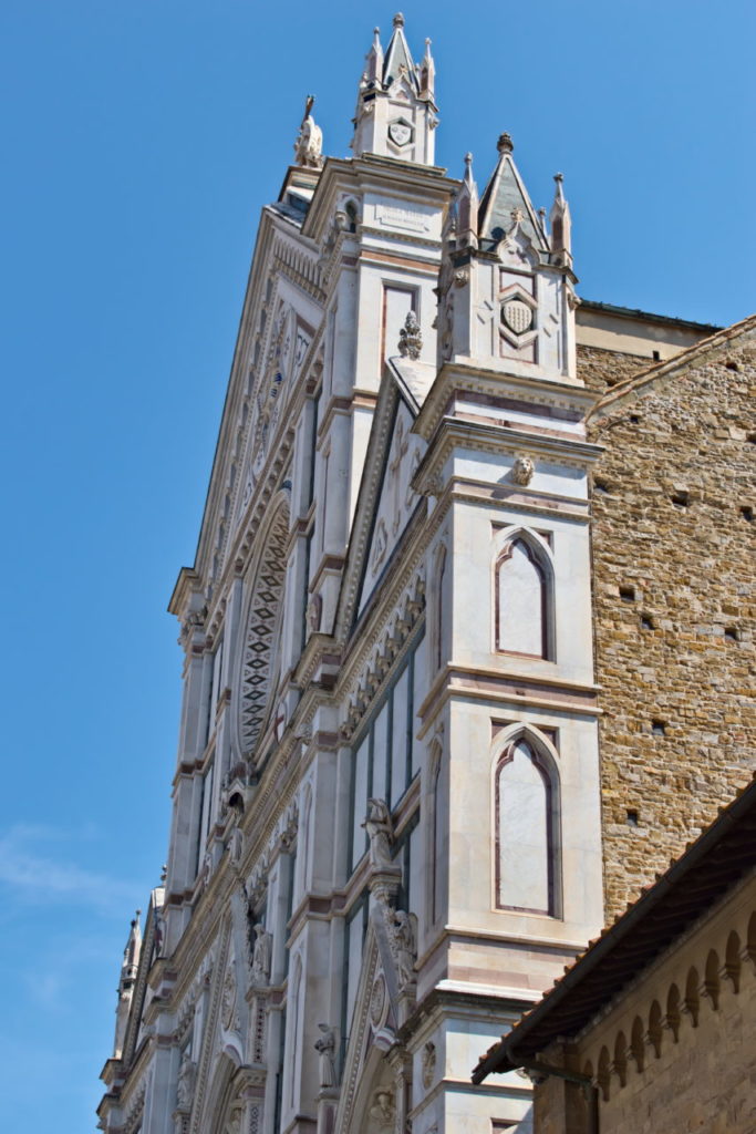 Blick auf die Basilica di Santa Croce von rechts Sehenswürdigkeiten Florenz
