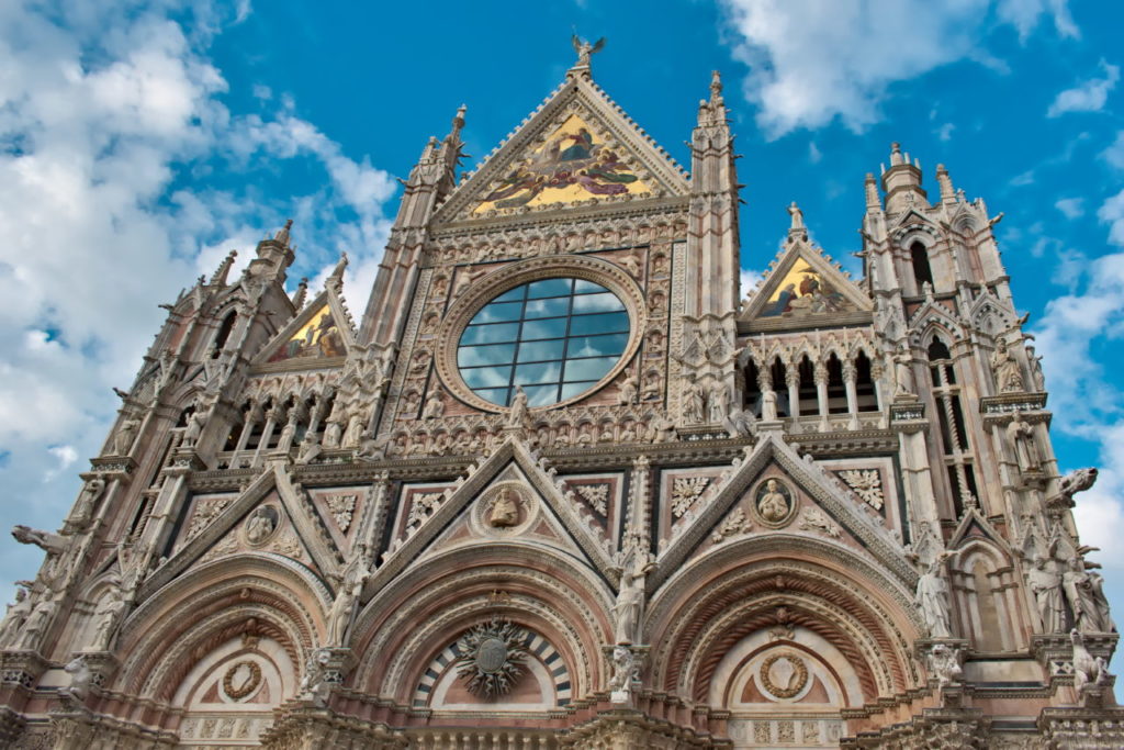 Vorderansicht des Doms von Siena Sehenswürdigkeiten