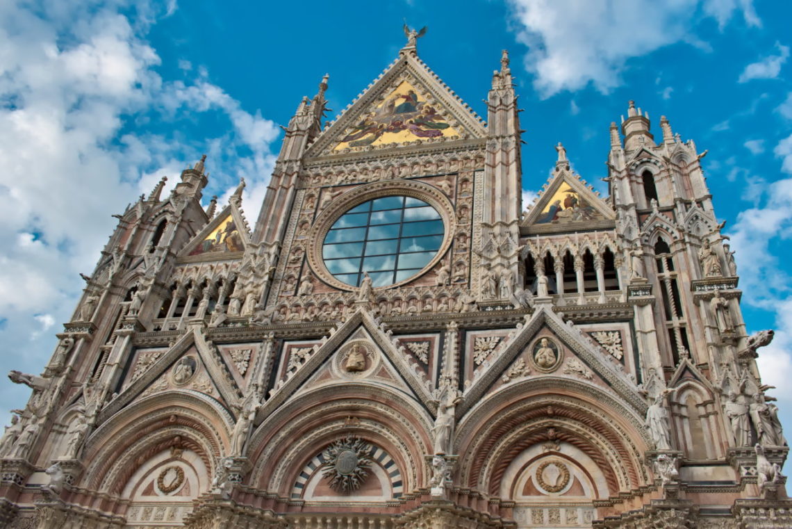 Vorderansicht des Doms von Siena Sehenswürdigkeiten