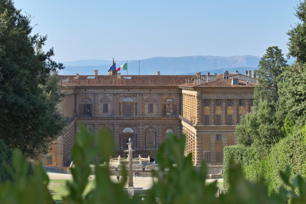 Blick auf den Palazzo Pitti vom Giardion di Boboli Sehenswürdigkeiten Florenz