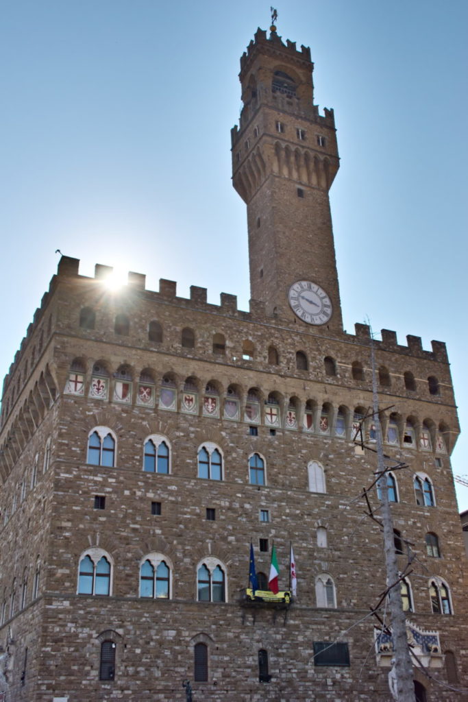 Der Palazzo Vecchio mit Sonne Sehenswürdigkeiten Florenz