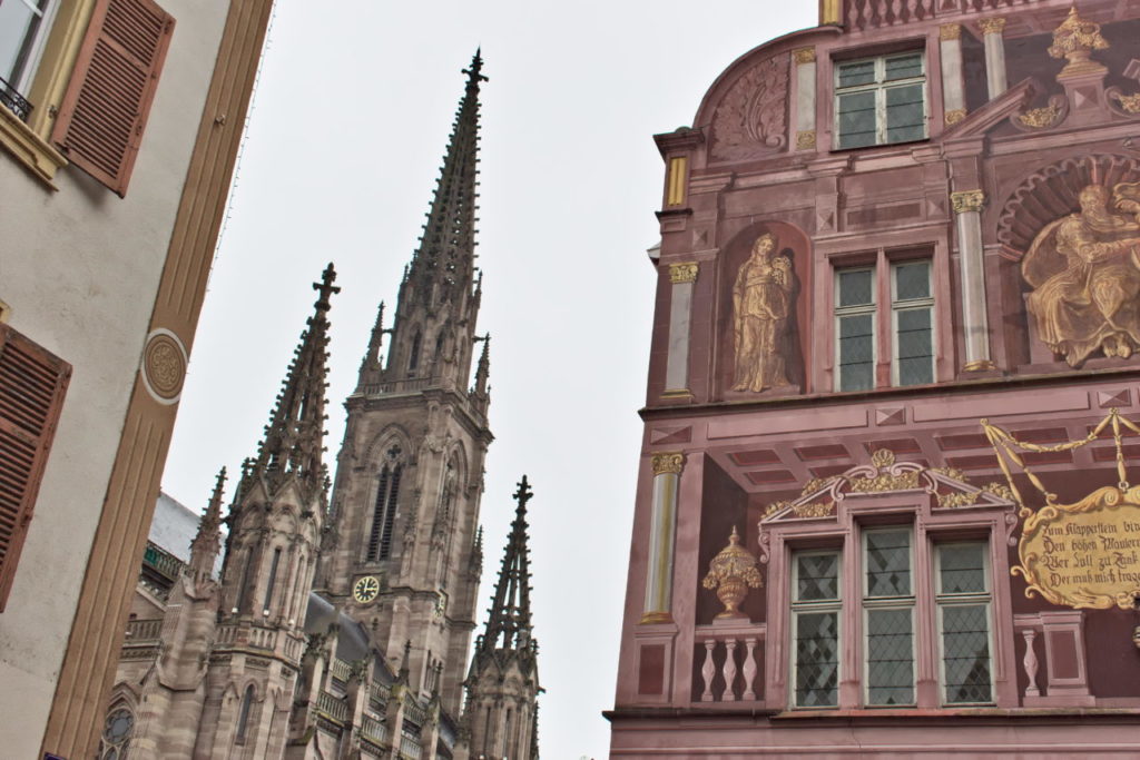 Blick auf den Turm der Stephanskirche Mülhausen Tipps