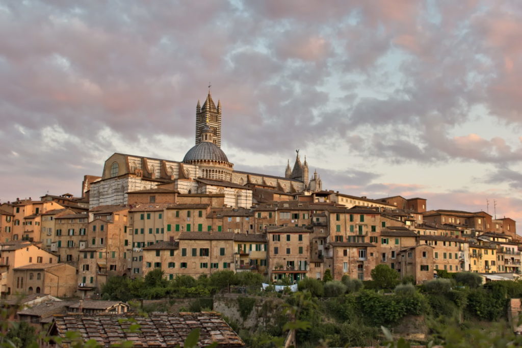 Panoramablick auf den Dom von der Terrazza Panoramica Siena Sehenswürdigkeiten