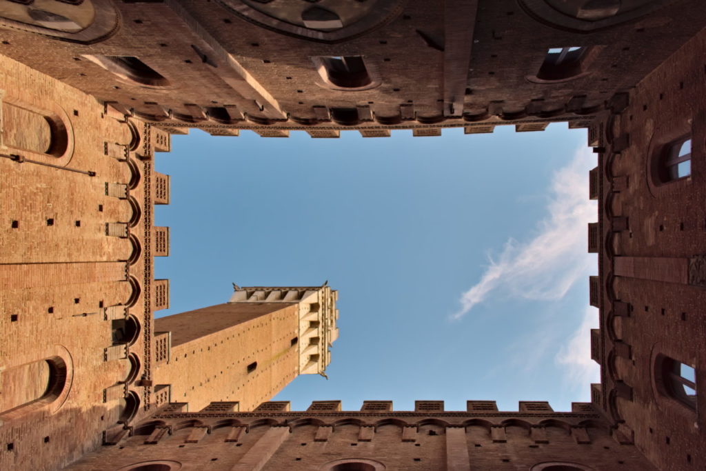 Blick zum Torre del Mangia Siena Tipps